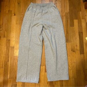PrettyLittleThing Gray Wide Leg Sweatpants Size Medium Elastic Waistband Cozy